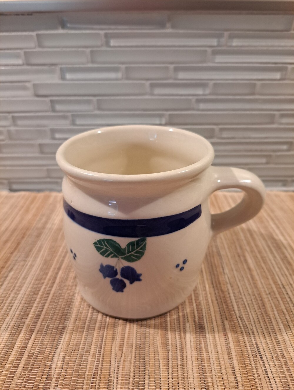 Vtg Hartstone Pottery 11oz. Coffee Mug Blueberries Hand Painted Made in USA!